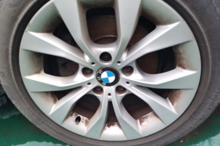 Used BMW X1 2014 sDrive18i Fashion Model Right Front Wheel Hub