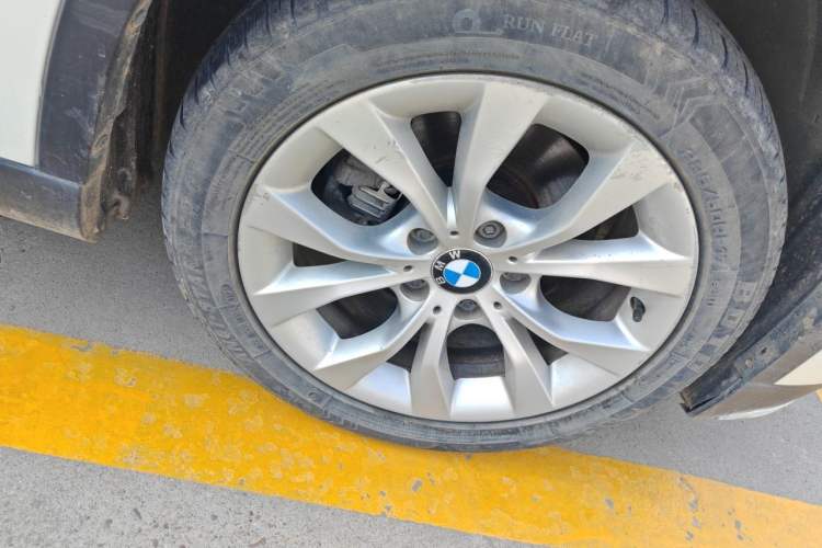 Used BMW X1 2014 sDrive18i Fashion Model Right Front Wheel Hub