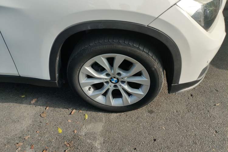Used BMW X1 2014 sDrive18i Fashion Model Right Front Wheel Hub