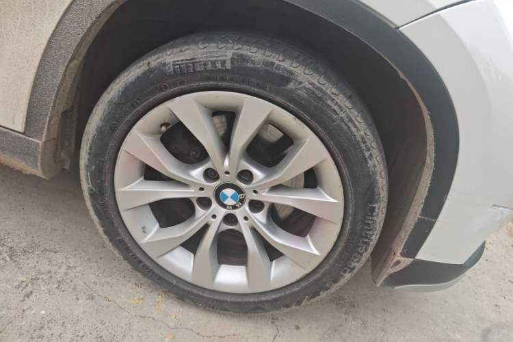 Used BMW X1 2014 sDrive18i Fashion Model Right Front Wheel Hub