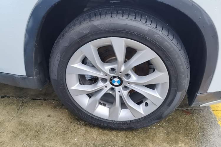 Used BMW X1 2014 sDrive18i Fashion Model Right Front Wheel Hub