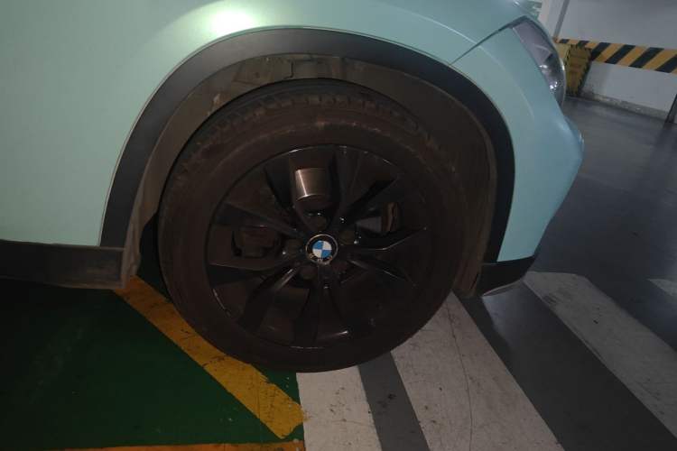 Used BMW X1 2014 sDrive18i Fashion Model Right Front Wheel Hub