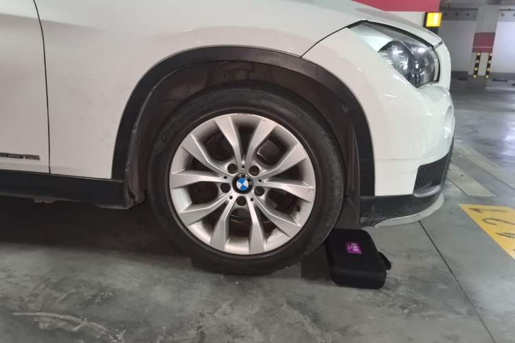 Used BMW X1 2014 sDrive18i Fashion Model Right Front Wheel Hub