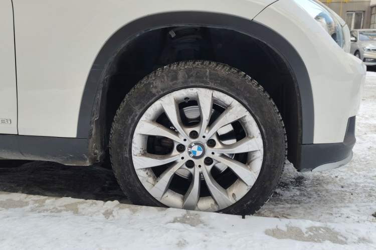Used BMW X1 2014 sDrive18i Fashion Model Right Front Wheel Hub