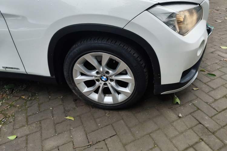 Used BMW X1 2014 sDrive18i Fashion Model Right Front Wheel Hub