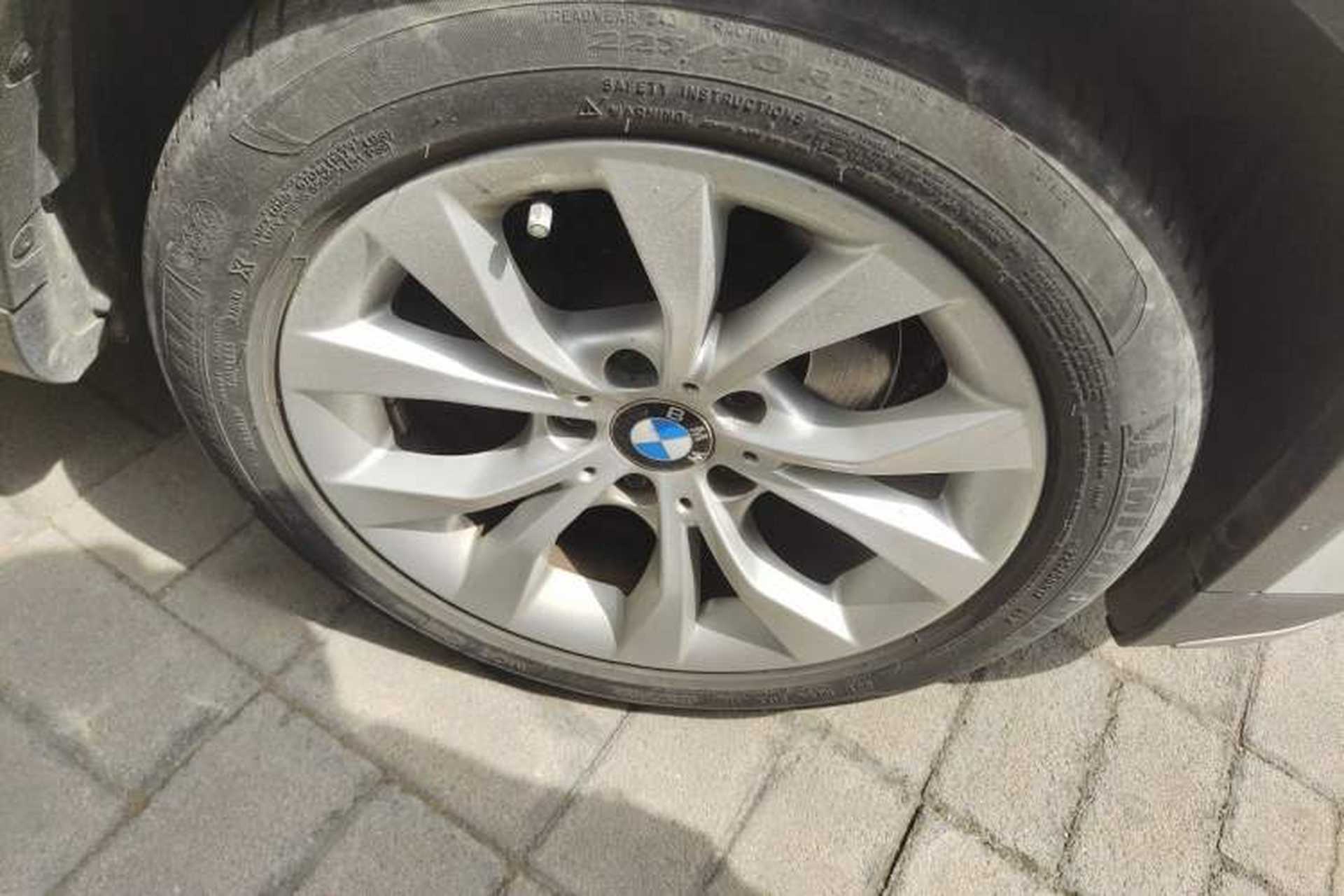 Used BMW X1 2014 sDrive18i Fashion Model Right Front Wheel Hub