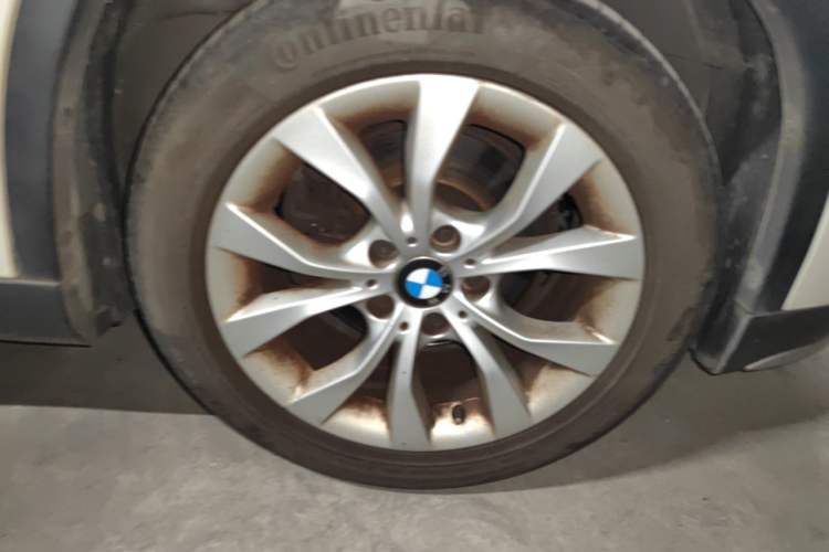 Used BMW X1 2014 sDrive18i Fashion Model Right Front Wheel Hub