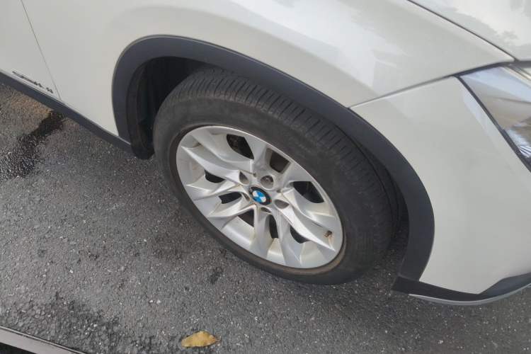 Used BMW X1 2014 sDrive18i Fashion Model Right Front Wheel Hub