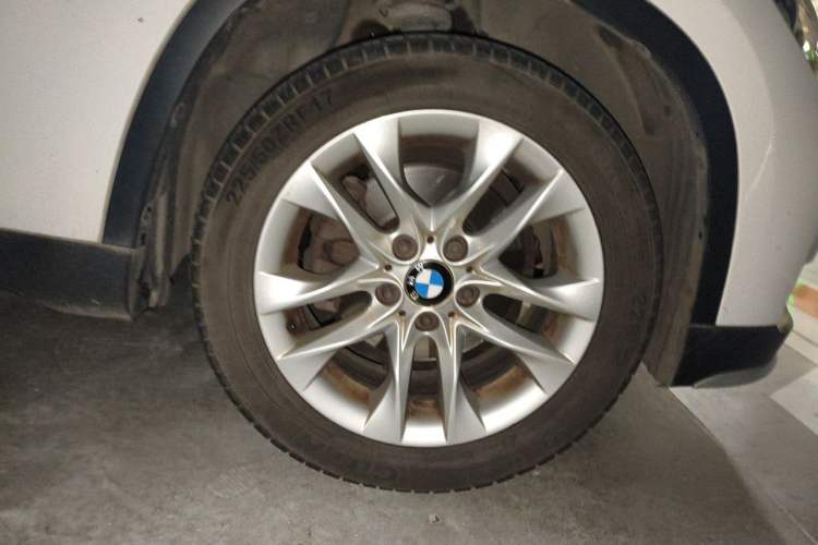 Used BMW X1 2014 sDrive18i Leading Model Right Front Wheel Hub