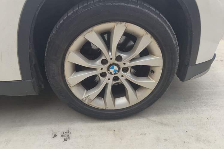 Used BMW X1 2014 sDrive18i Fashion Model Right Front Wheel Hub