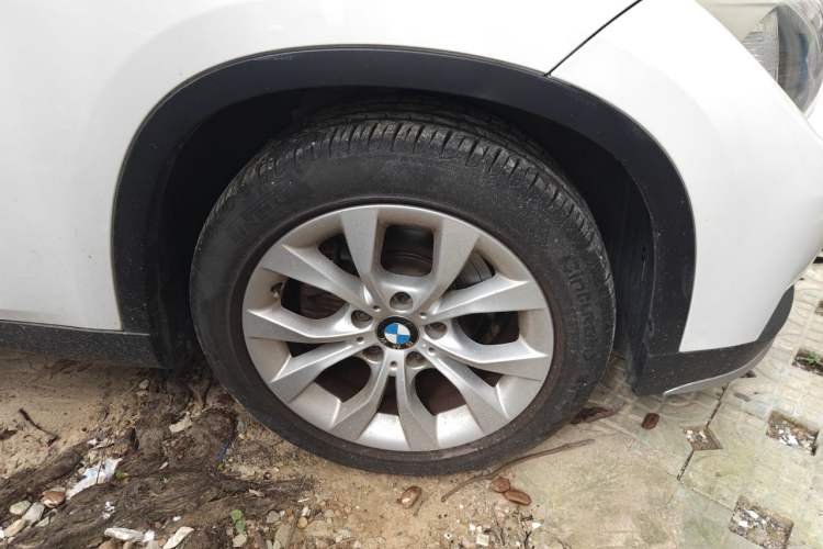 Used BMW X1 2014 sDrive18i Fashion Model Right Front Wheel Hub