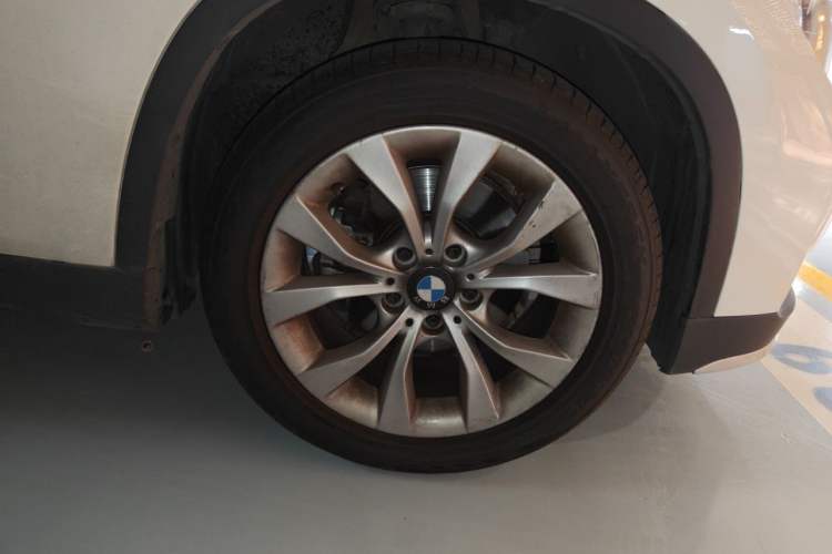 Used BMW X1 2014 sDrive18i Fashion Model Right Front Wheel Hub