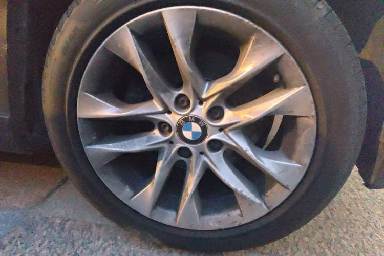 Used BMW X1 2014 sDrive18i Leading Model Right Front Wheel Hub