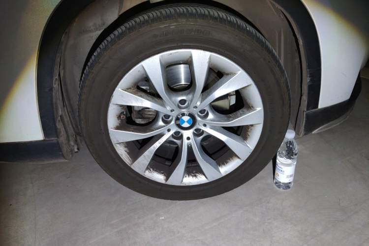 Used BMW X1 2014 sDrive18i Fashion Model Right Front Wheel Hub