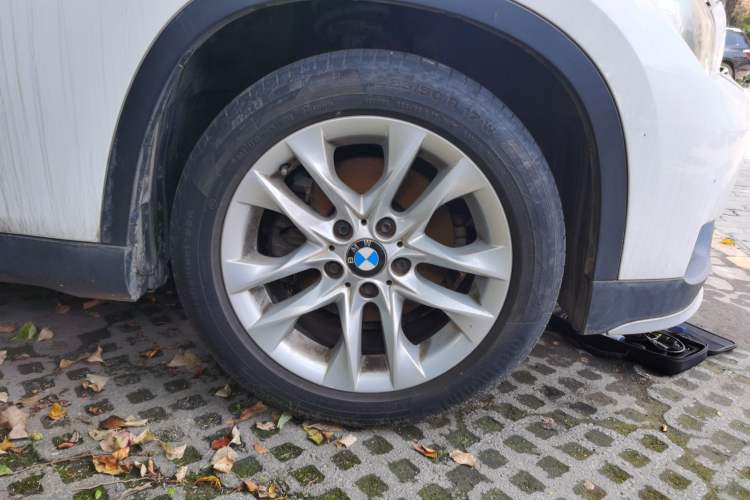 Used BMW X1 2014 sDrive18i Fashion Model Right Front Wheel Hub