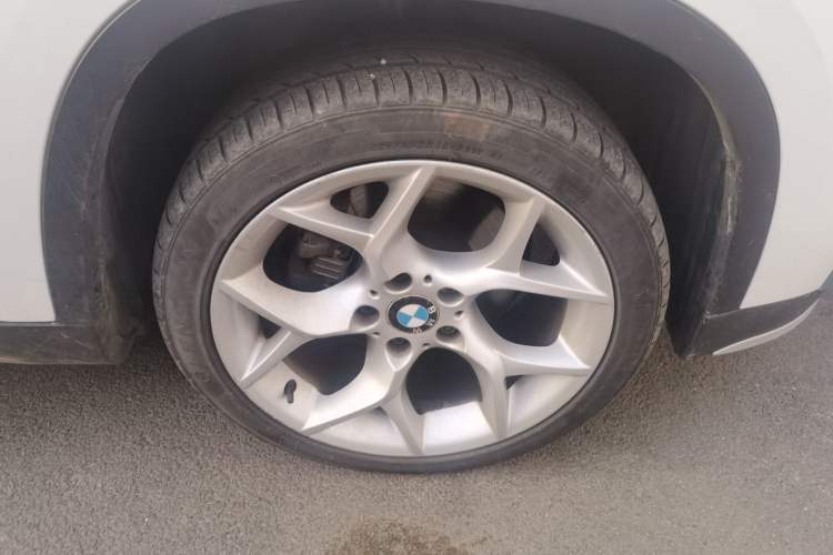 Used BMW X1 2014 xDrive20i X Design Package Right Front Wheel Hub