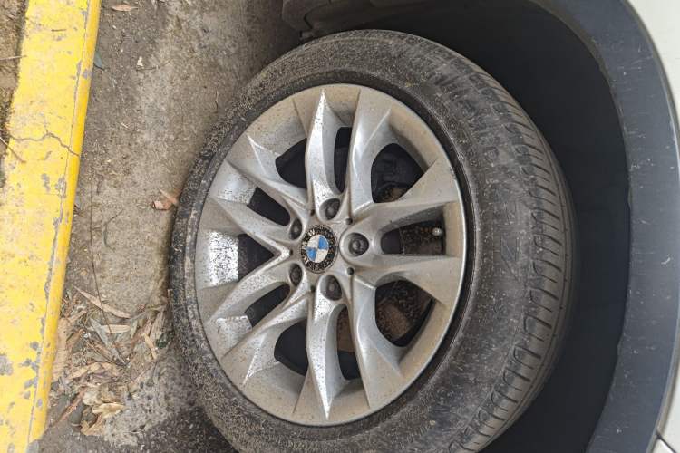 Used BMW X1 2014 sDrive18i Leading Model Right Front Wheel Hub