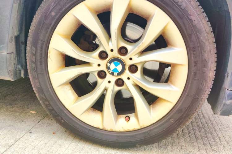 Used BMW X1 2014 sDrive18i Fashion Model Right Front Wheel Hub