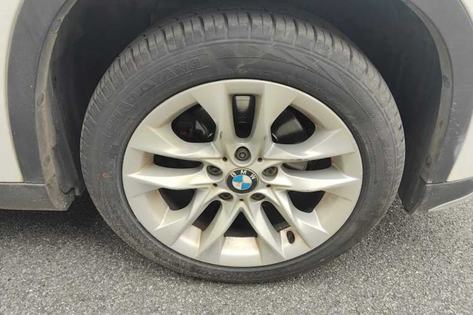 Used BMW X1 2014 sDrive18i Leading Model Right Front Wheel Hub