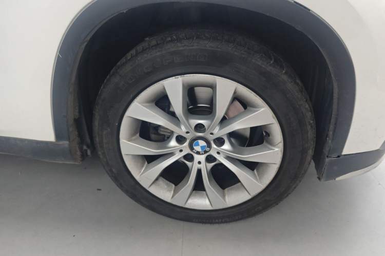 Used BMW X1 2014 sDrive18i Fashion Model Right Front Wheel Hub