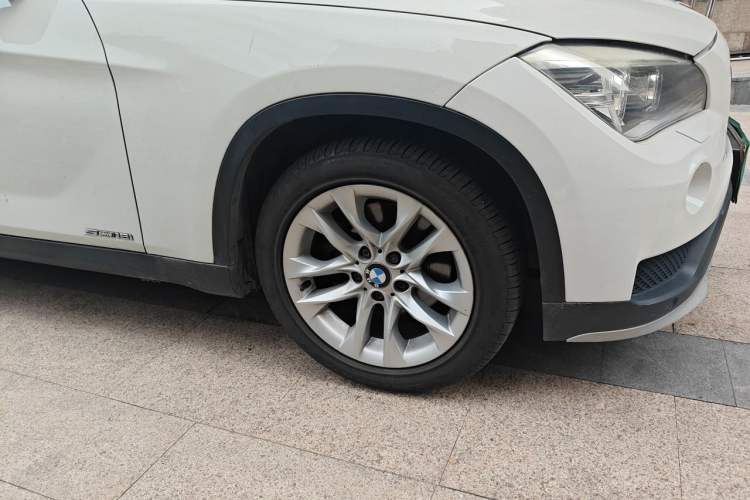 Used BMW X1 2014 sDrive18i Leading Model Right Front Wheel Hub