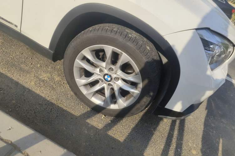 Used BMW X1 2014 sDrive18i Leading Model Right Front Wheel Hub