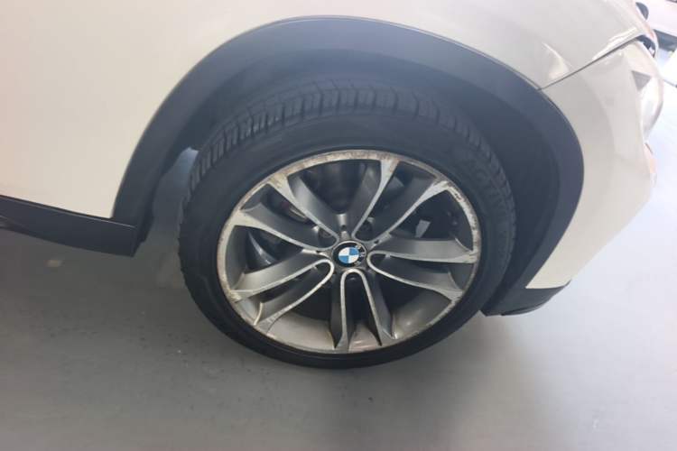 Used BMW X1 2014 xDrive20i Sports Design Package Right Rear Wheel Hub