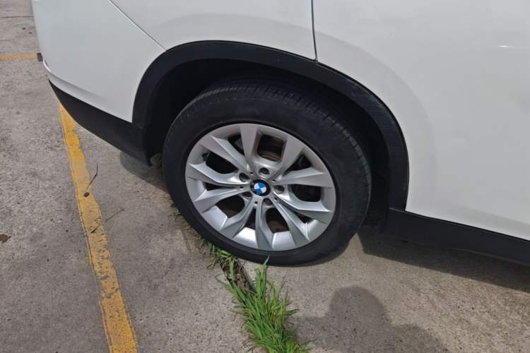 Used BMW X1 2014 sDrive18i Fashion Model Right Rear Wheel Hub