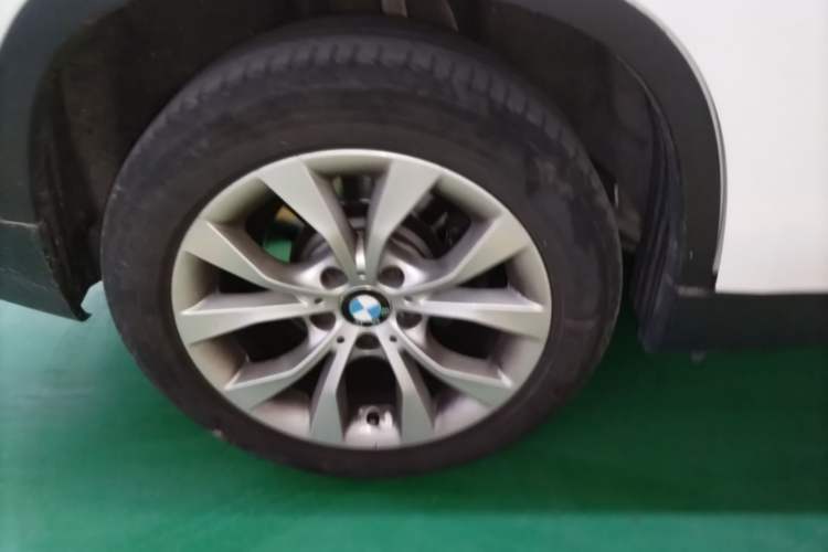 Used BMW X1 2014 sDrive18i Fashion Model Right Rear Wheel Hub