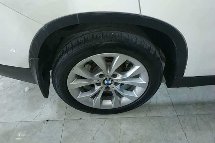 Used BMW X1 2014 sDrive18i Fashion Model Right Rear Wheel Hub