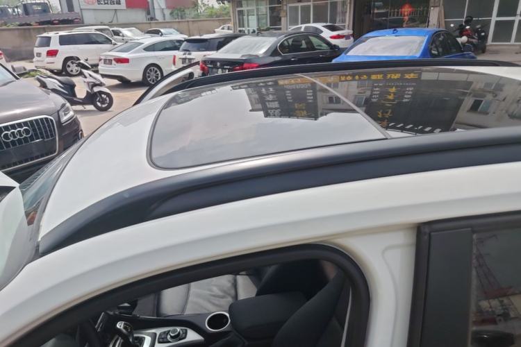 Used BMW X1 2014 sDrive18i Fashion Model Roof