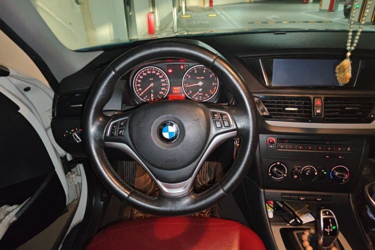 Used BMW X1 2014 sDrive18i Fashion Model Steering Wheel