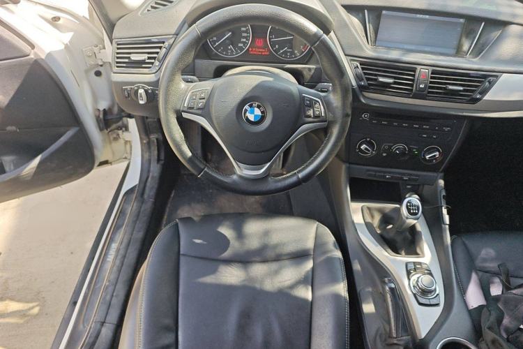 Used BMW X1 2014 sDrive18i manual model Steering Wheel