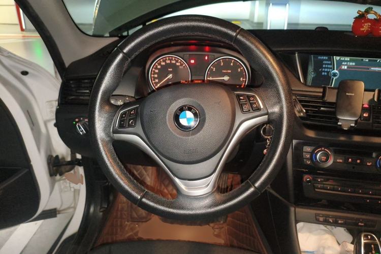 Used BMW X1 2014 sDrive18i Leading Model Steering Wheel