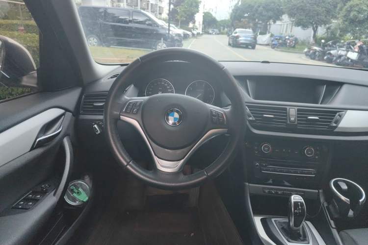 Used BMW X1 2014 sDrive18i Fashion Model Steering Wheel