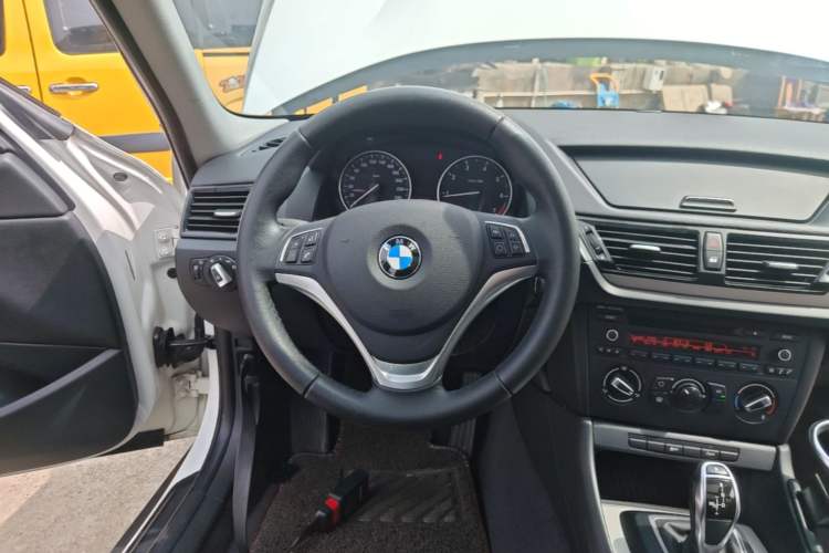 Used BMW X1 2014 sDrive18i Fashion Model Steering Wheel