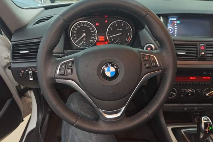 Used BMW X1 2014 sDrive18i Fashion Model Steering Wheel