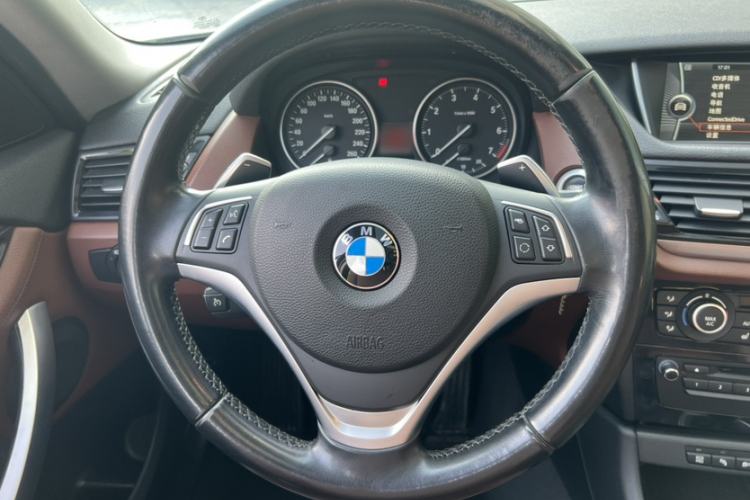 Used BMW X1 2014 xDrive20i X Design Package Steering Wheel