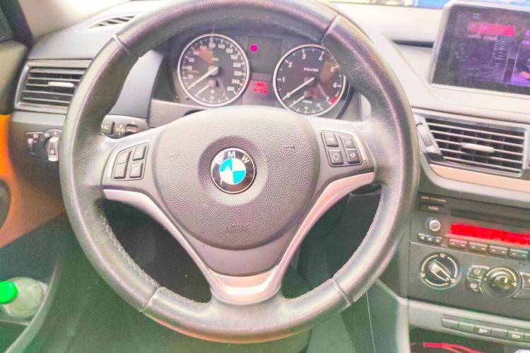 Used BMW X1 2014 sDrive18i Fashion Model Steering Wheel