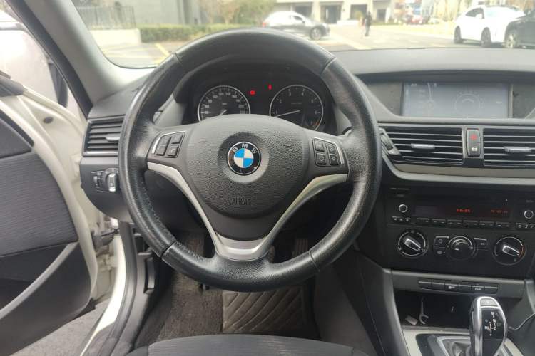 Used BMW X1 2014 sDrive18i Fashion Model Steering Wheel