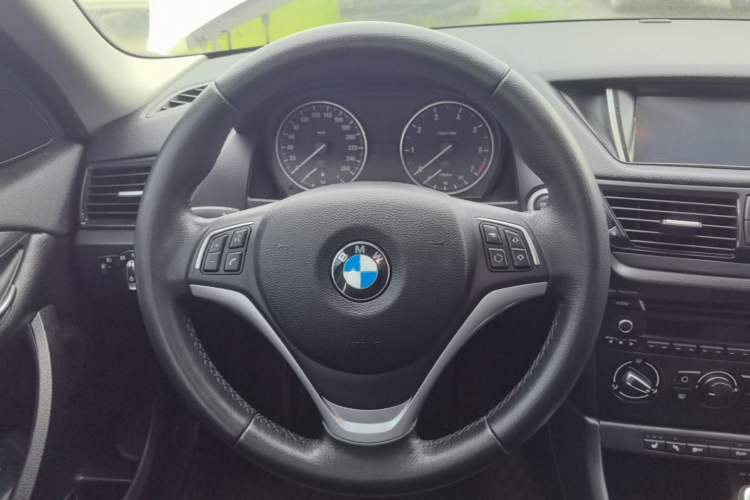 Used BMW X1 2014 sDrive18i Fashion Model Steering Wheel