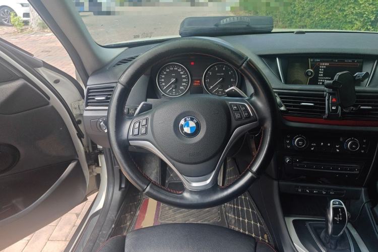 Used BMW X1 2014 xDrive20i Sports Design Package Steering Wheel