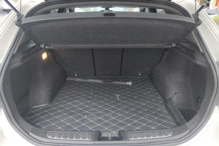 Used BMW X1 2014 sDrive18i Leading Model Trunk