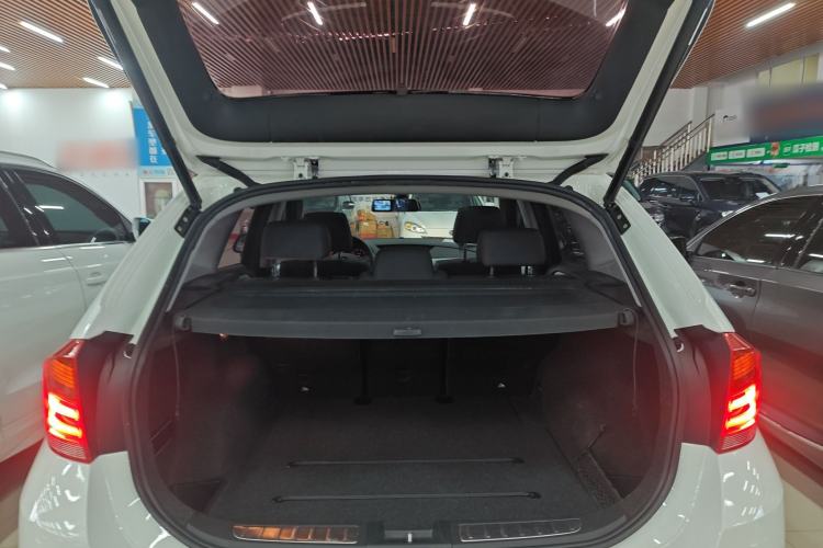 Used BMW X1 2014 sDrive18i Leading Model Trunk