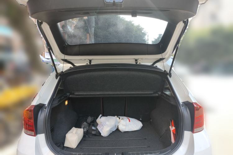 Used BMW X1 2014 sDrive18i Fashion Model Trunk