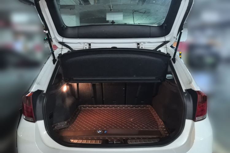 Used BMW X1 2014 sDrive18i Fashion Model Trunk