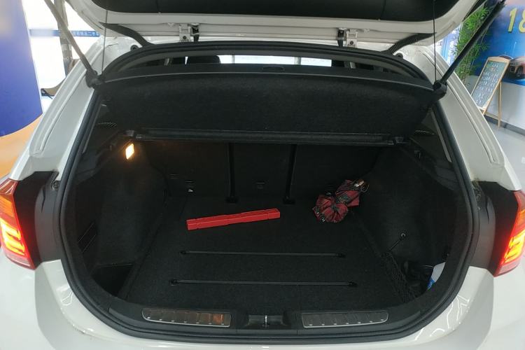 Used BMW X1 2014 sDrive18i Leading Model Trunk