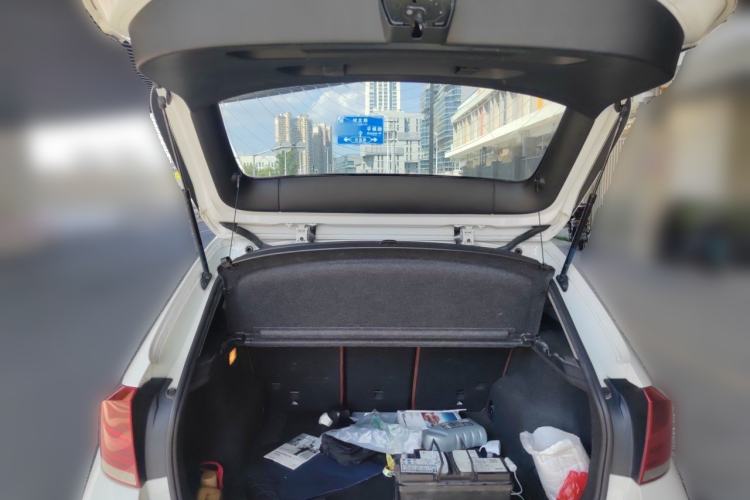 Used BMW X1 2014 sDrive18i Fashion Model Trunk