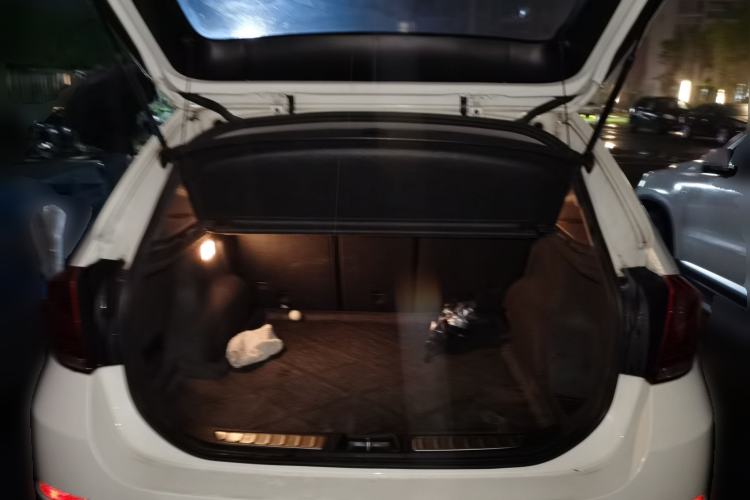 Used BMW X1 2014 sDrive18i Fashion Model Trunk