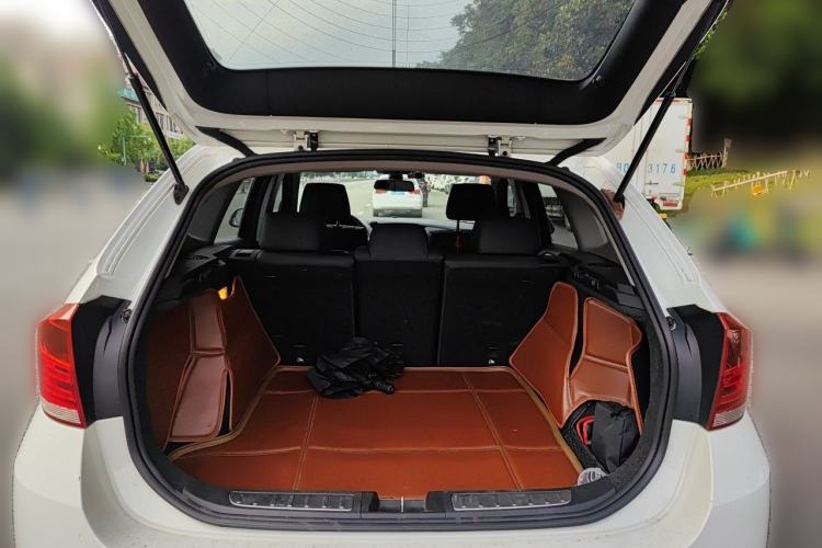 Used BMW X1 2014 sDrive18i Leading Model Trunk